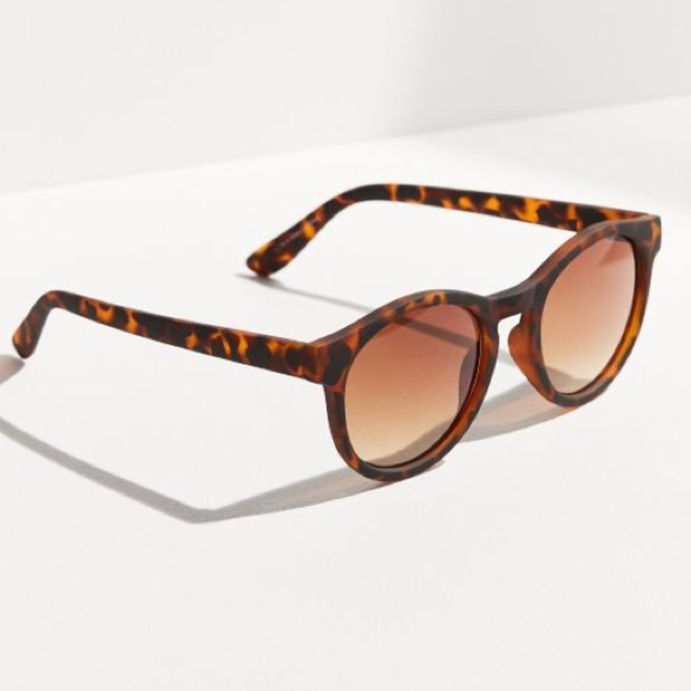Round sunglasses